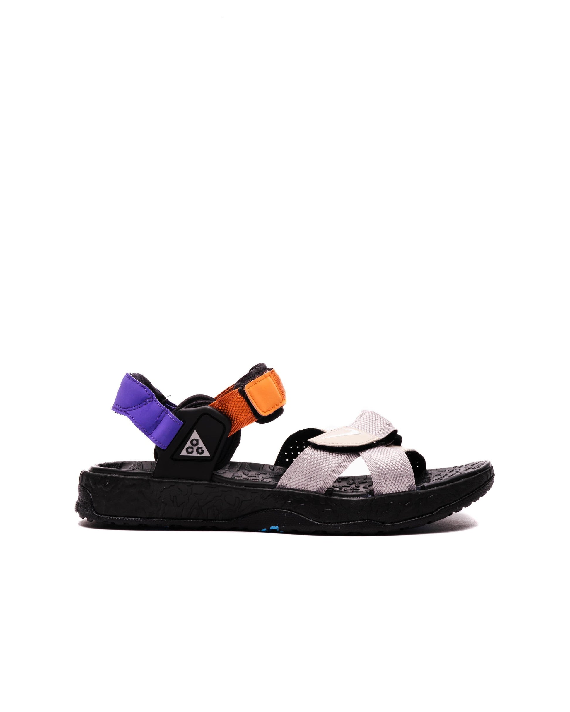 Exclusive Nike ACG Air Deschutz+ — 3 — Front View