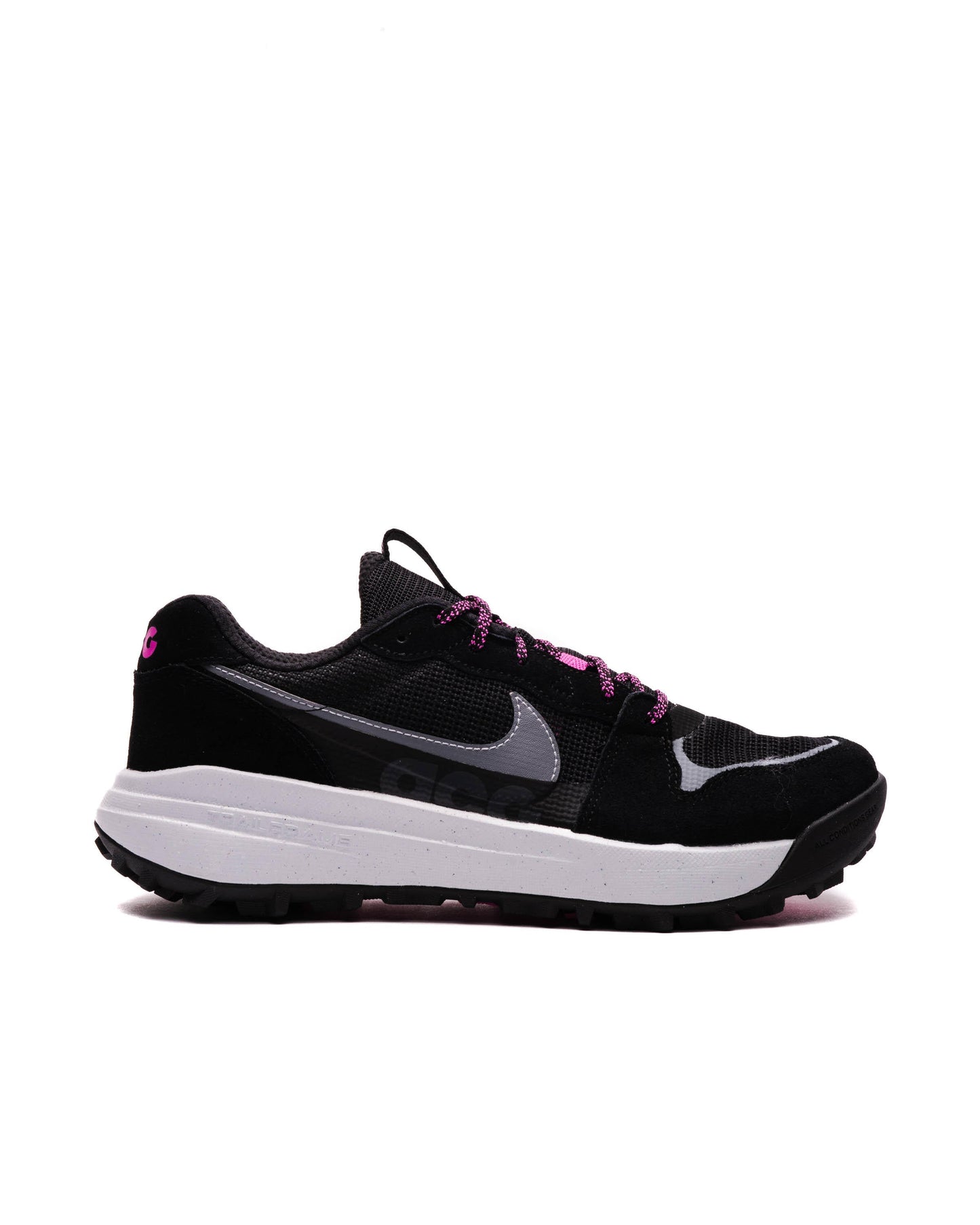 Exclusive Nike ACG Lowcate — 3 — Front View