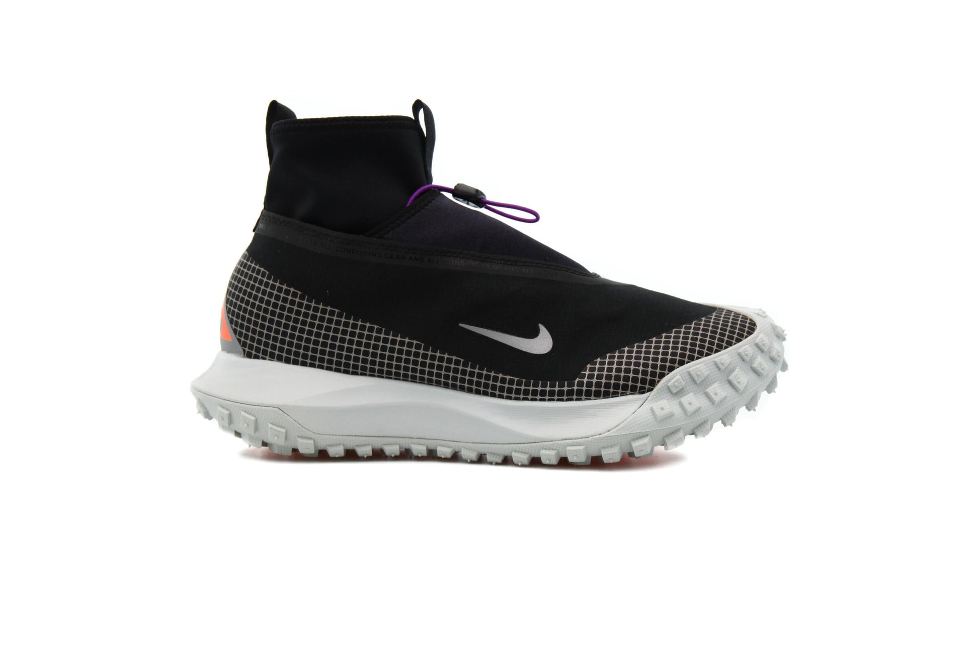 Exclusive Nike ACG MOUNTAIN FLY GORE-TEX "METALLIC SILVER" — 3.5 — Front View