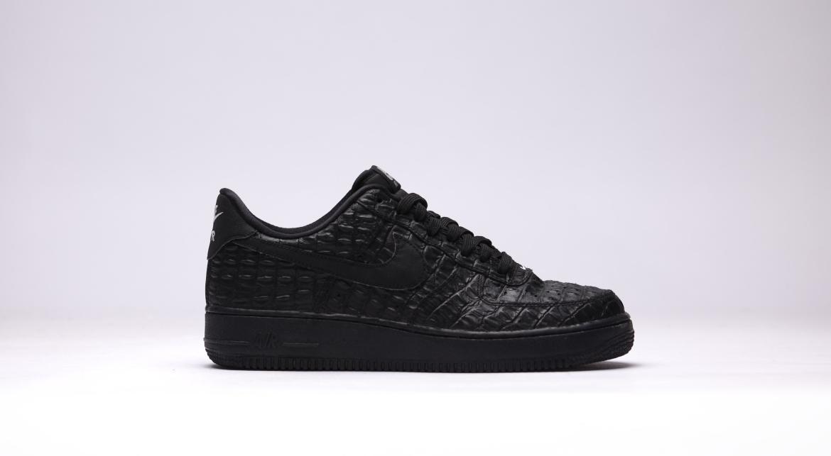 Exclusive Nike Air Force 1 '07 Lv8 "All Black" — 3.5 — Front View