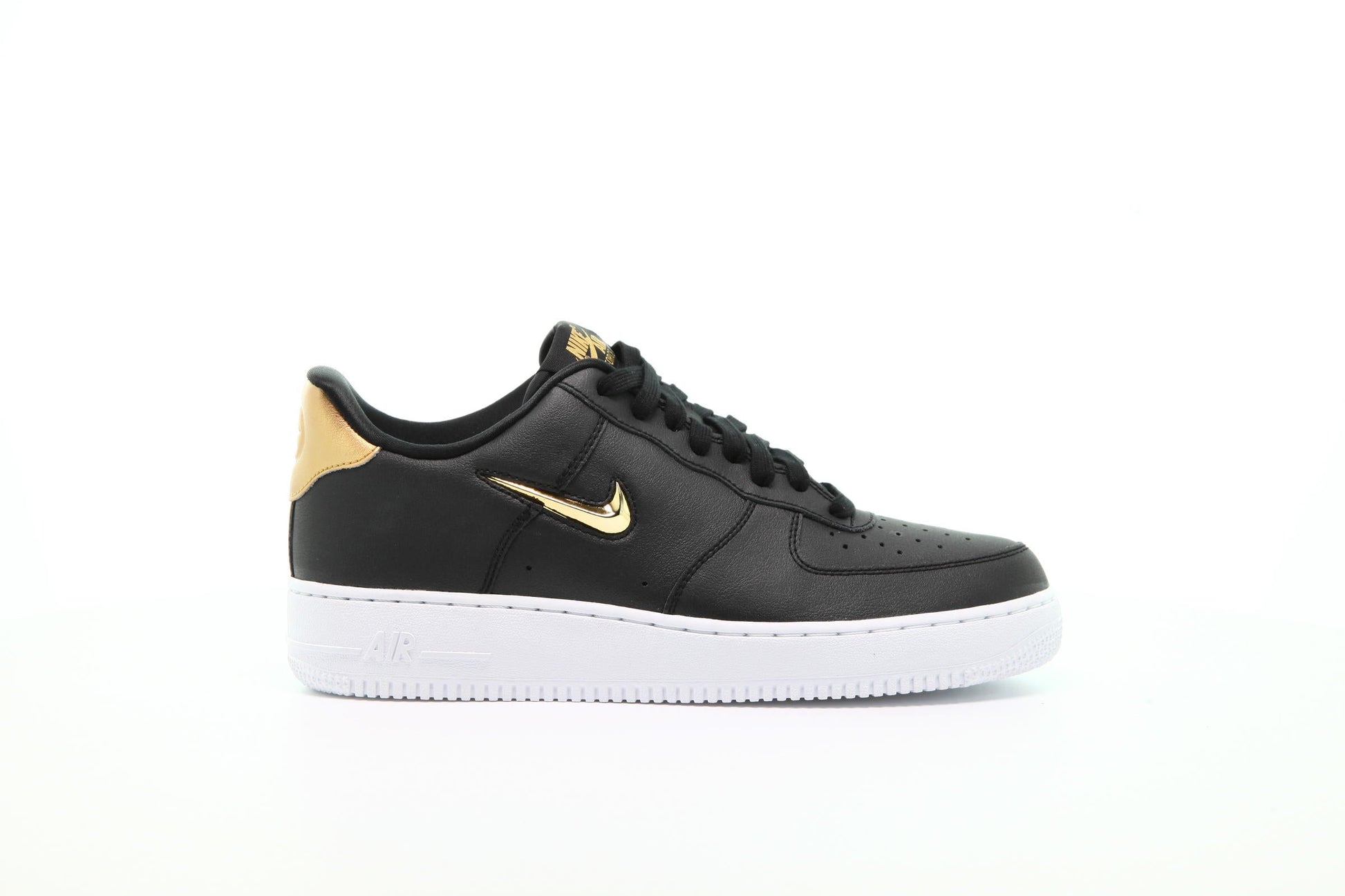 Exclusive Nike Air Force 1 07 Lv8 Leather "Metallic Gold" — 3.5 — Front View