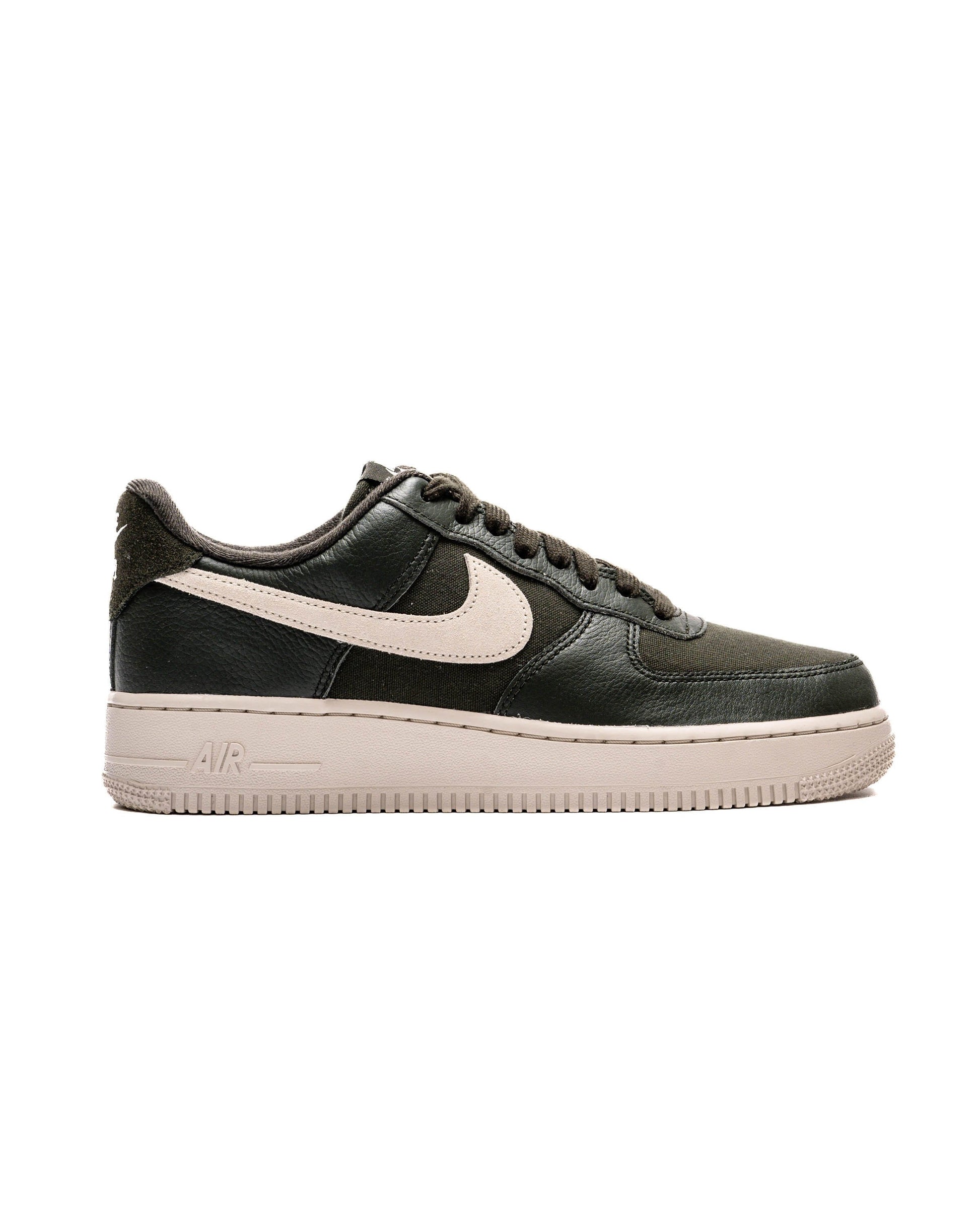 Exclusive Nike AIR FORCE 1 '07 LX — 3 — Front View