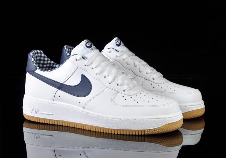 Exclusive Nike Air Force 1 `07 — 3.5 — Front View