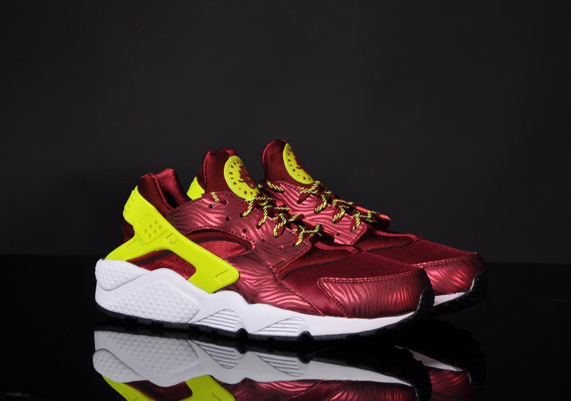 Exclusive Nike Air Huarache — 3.5 — Front View
