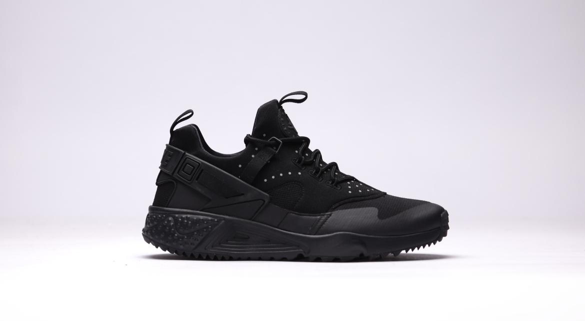 Exclusive Nike Air Huarache Utility "Triple Black" — 3.5 — Front View