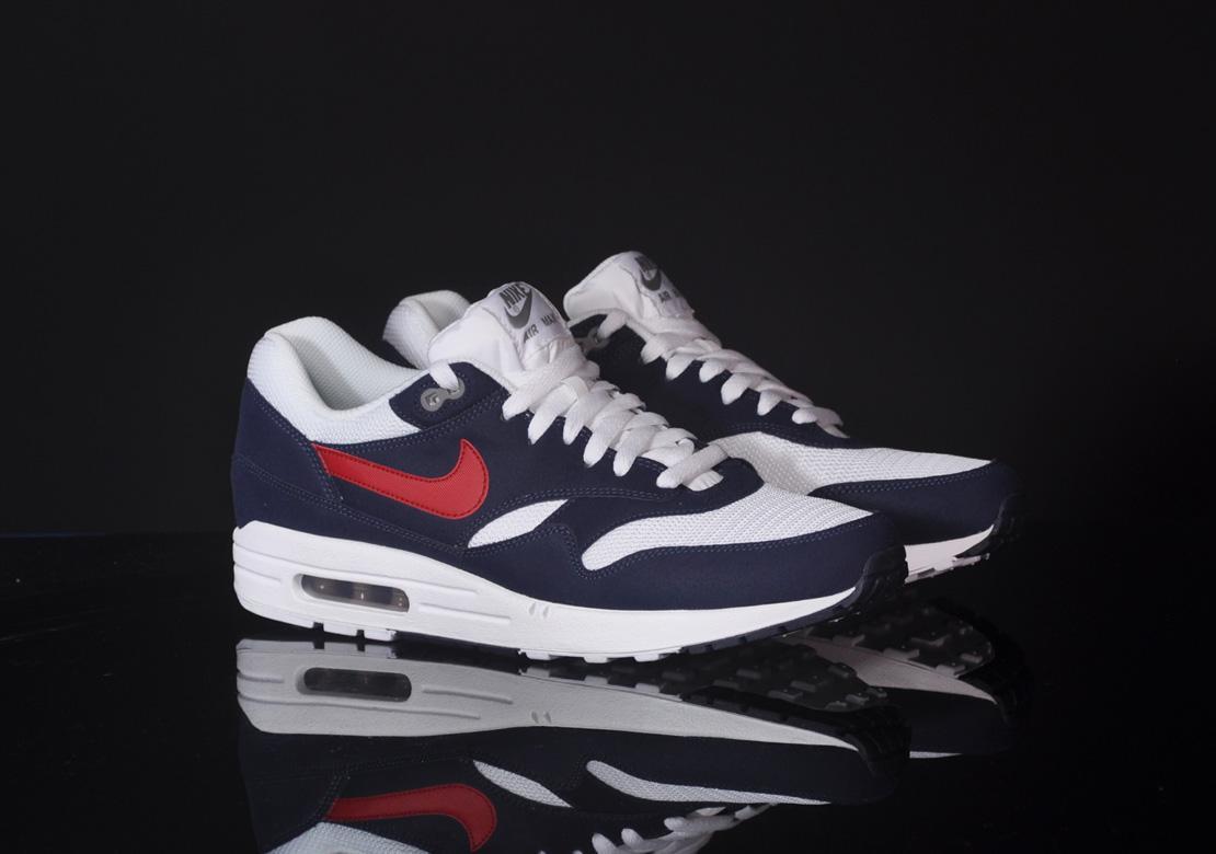 Exclusive Nike Air Max 1 — 3.5 — Front View