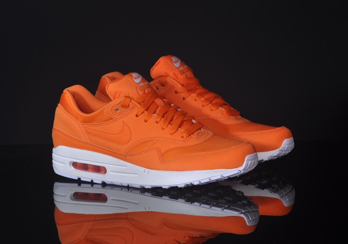 Exclusive Nike Air Max 1 — 3.5 — Front View
