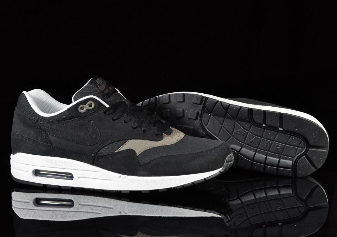 Exclusive Nike Air Max 1 — 3.5 — Front View