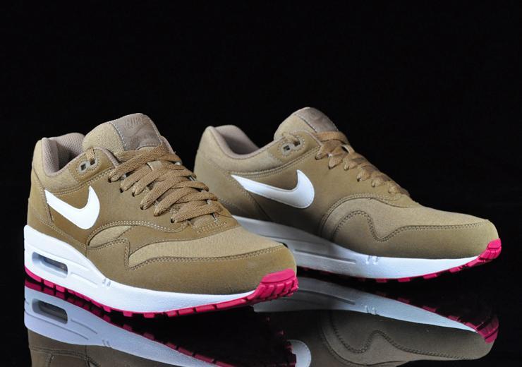 Exclusive Nike Air Max 1 — 3.5 — Front View