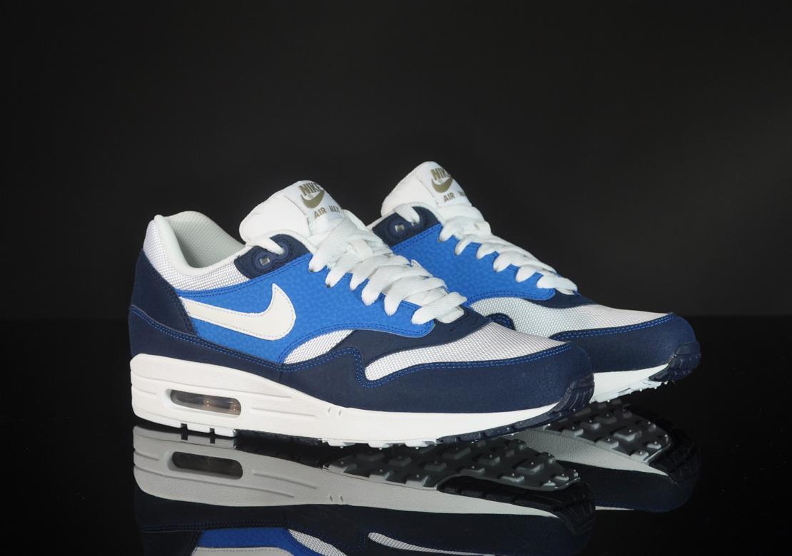 Exclusive Nike Air Max 1 — 3.5 — Front View