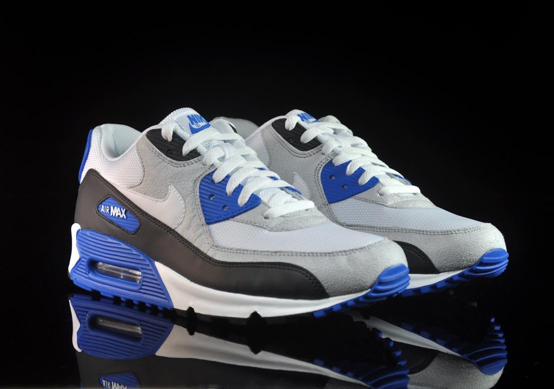 Exclusive Nike Air Max 90 — 3.5 — Front View