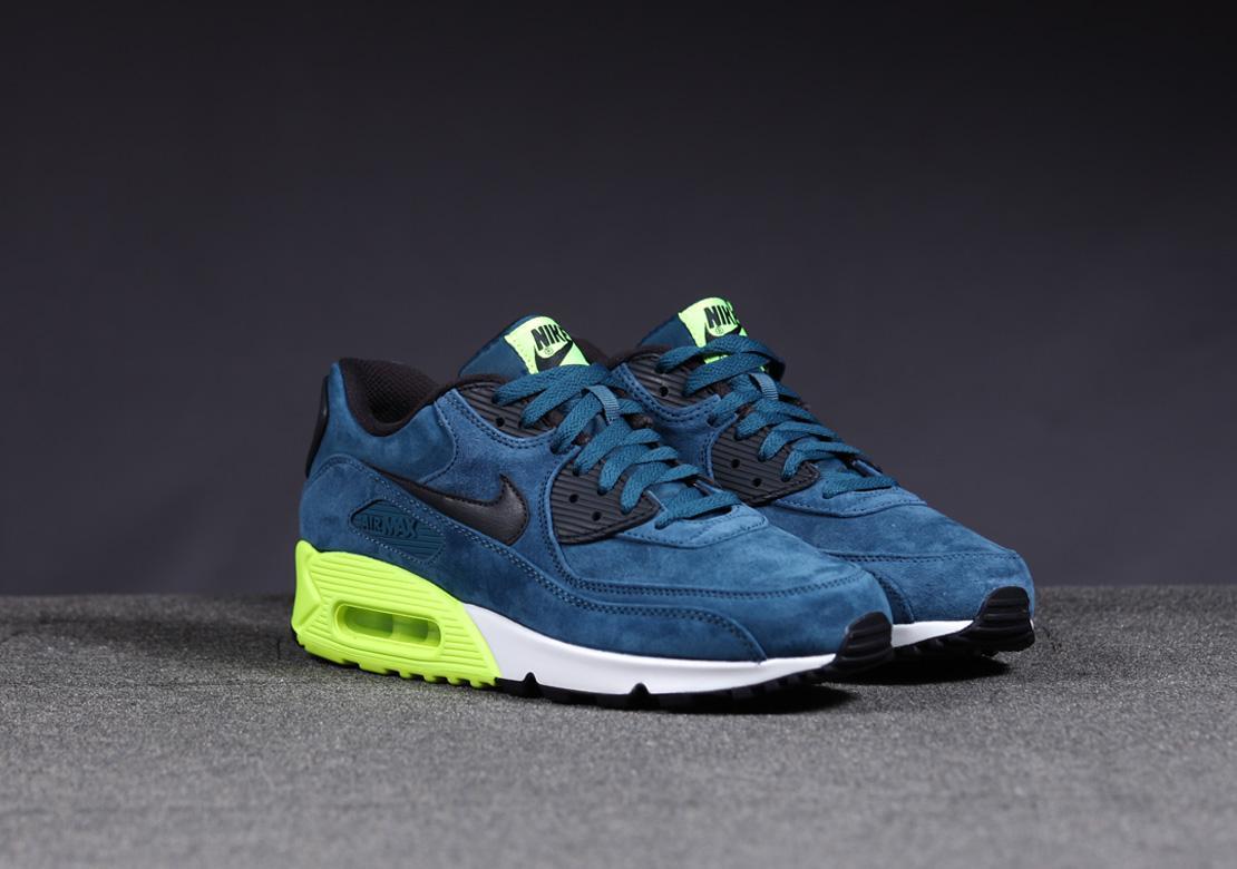Exclusive Nike Air Max 90 Premium — 3.5 — Front View