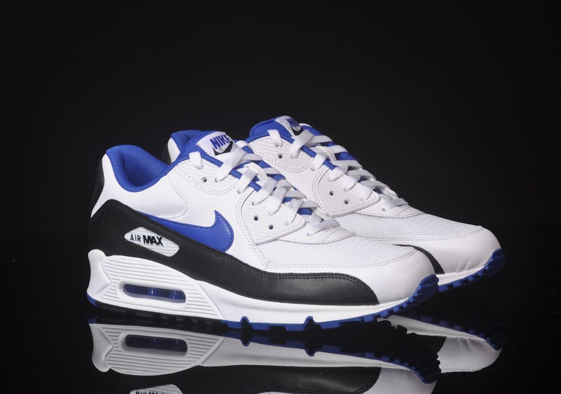 Exclusive Nike Air Max 90 — 3.5 — Front View