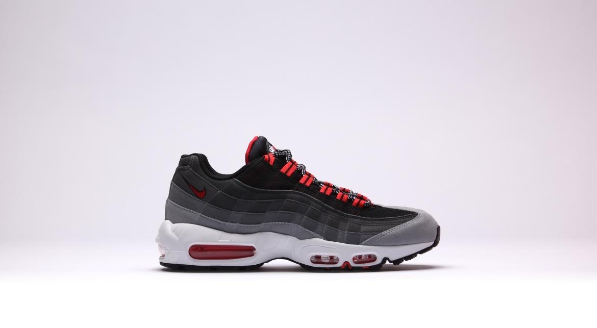 Exclusive Nike Air Max '95 "Chilling Red" — 3.5 — Front View