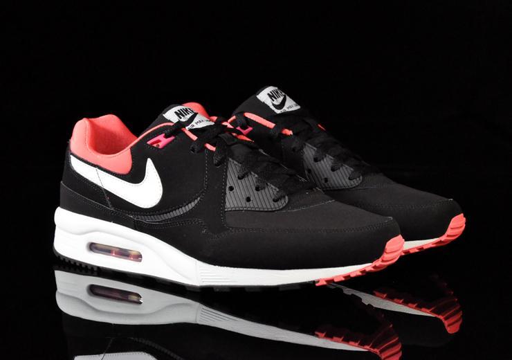 Exclusive Nike Air Max Light — 3.5 — Front View