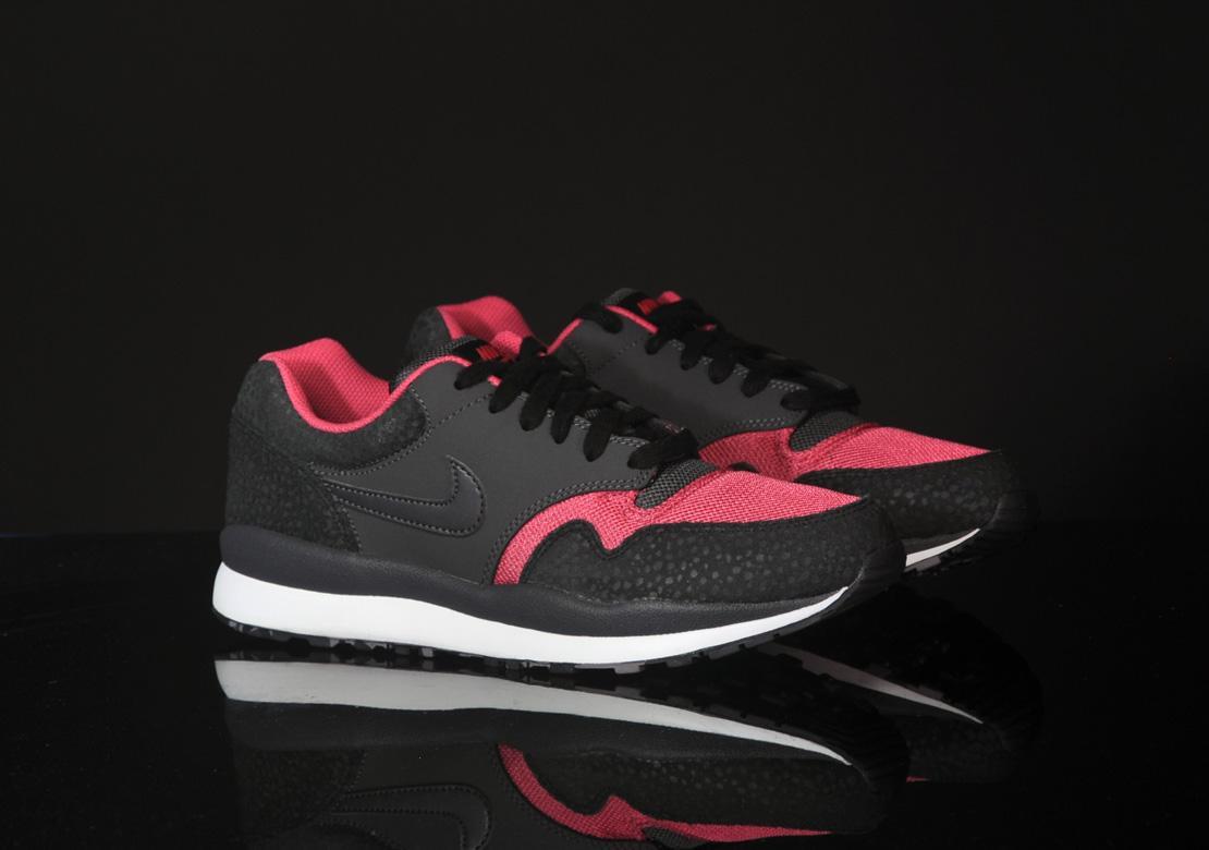 Exclusive Nike Air Safari LE — 3.5 — Front View
