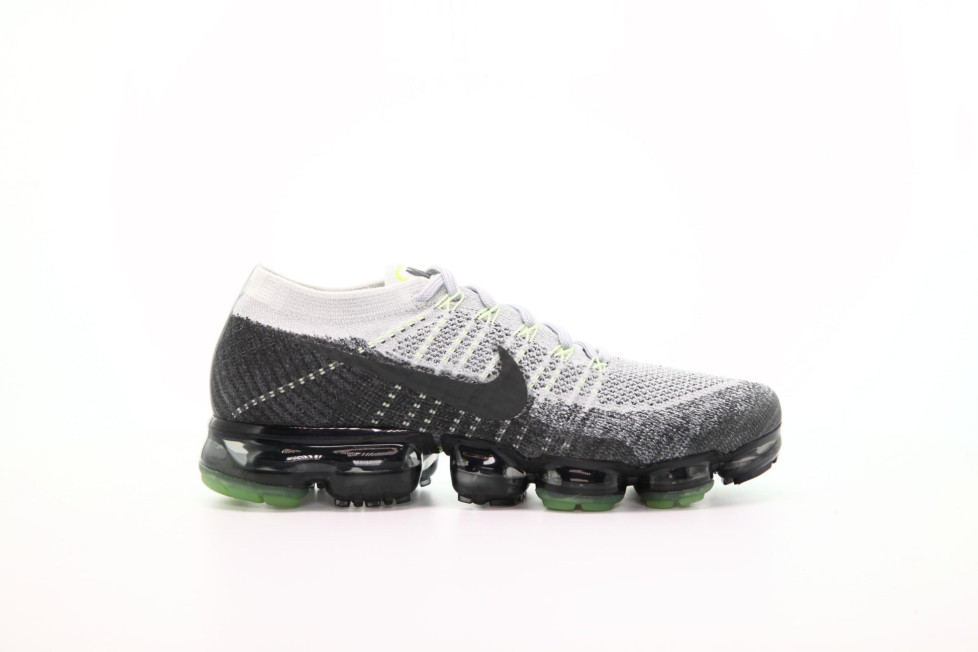 Exclusive Nike Air Vapormax Flyknit Heritage Pack — 3.5 — Front View