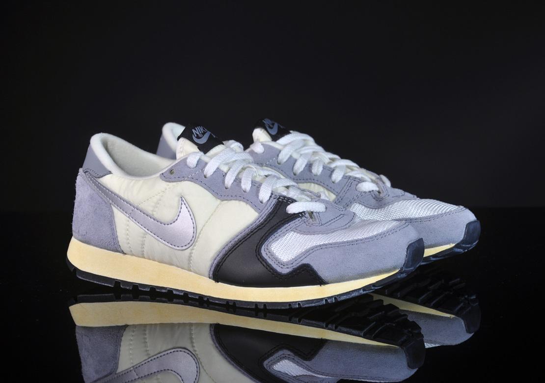 Exclusive Nike Air Vengeance (VNTG) — 3.5 — Front View