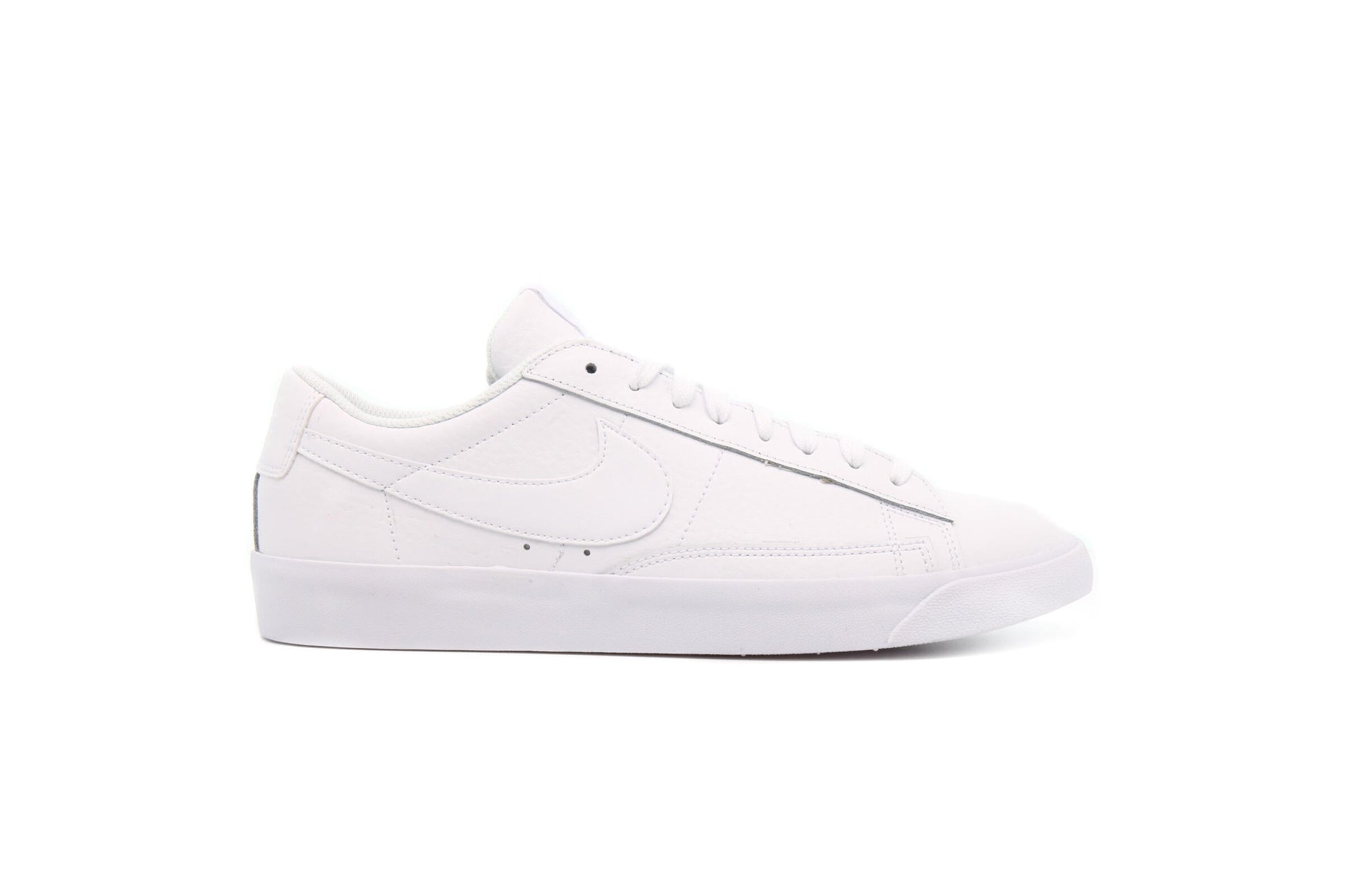 Exclusive Nike BLAZER LOW LE "WHITE" — 3.5 — Front View