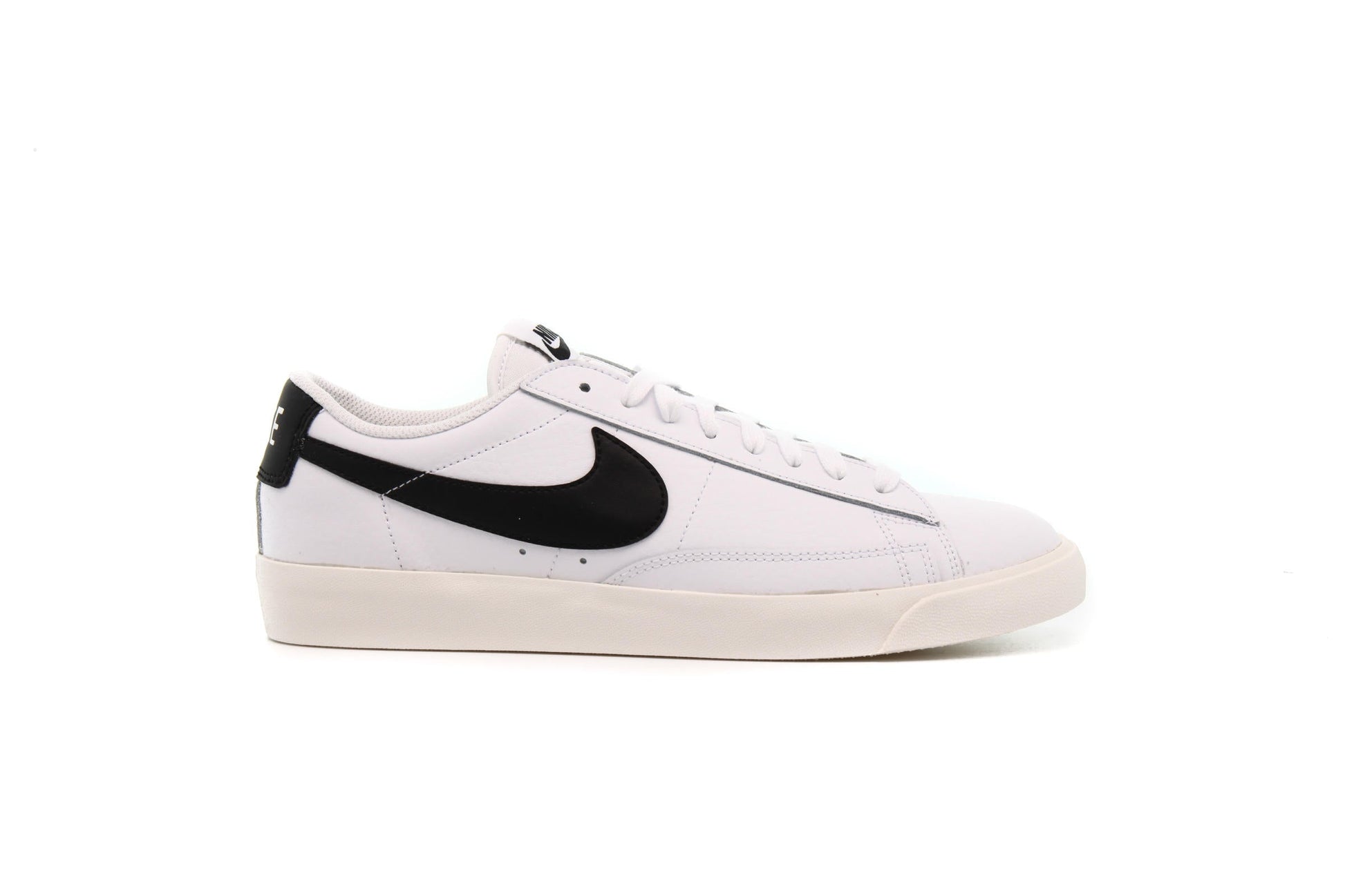 Exclusive Nike BLAZER LOW LEATHER "WHITE" — 3.5 — Front View