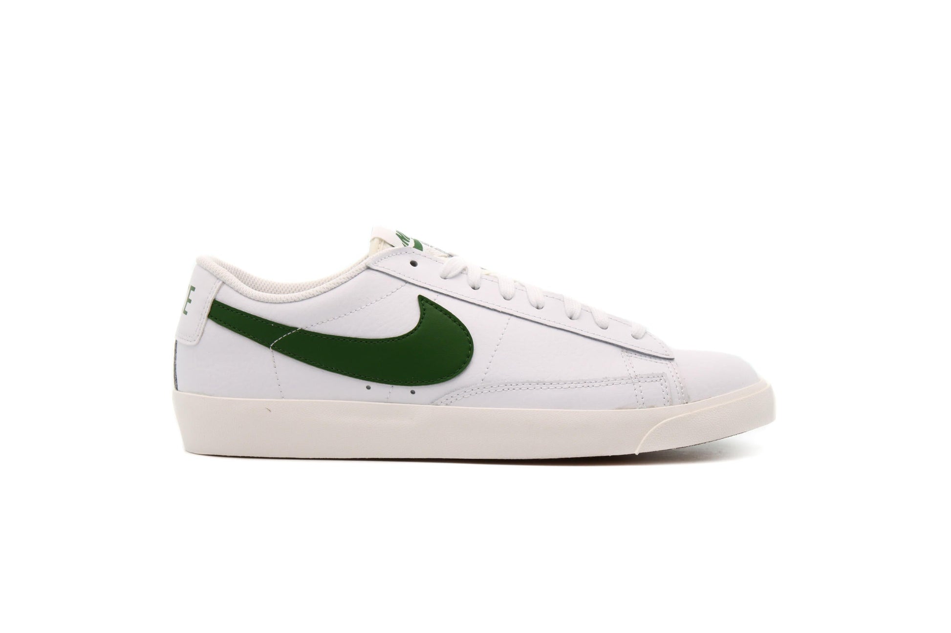 Exclusive Nike BLAZER LOW "White" — 3.5 — Front View