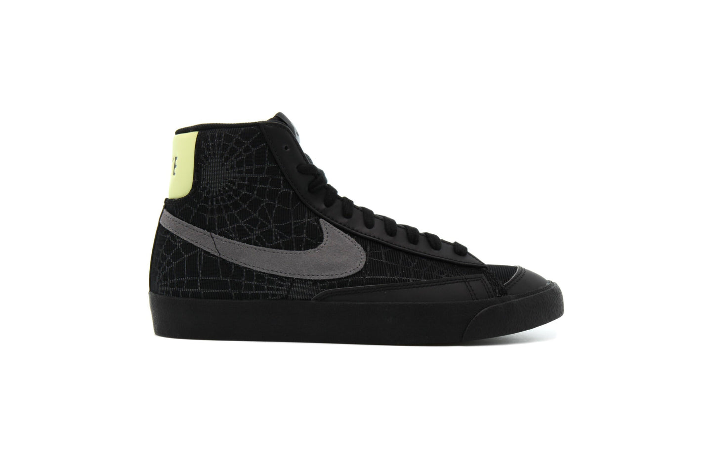 Exclusive Nike BLAZER MID '77 "SPIDER WEB" — 3.5 — Front View