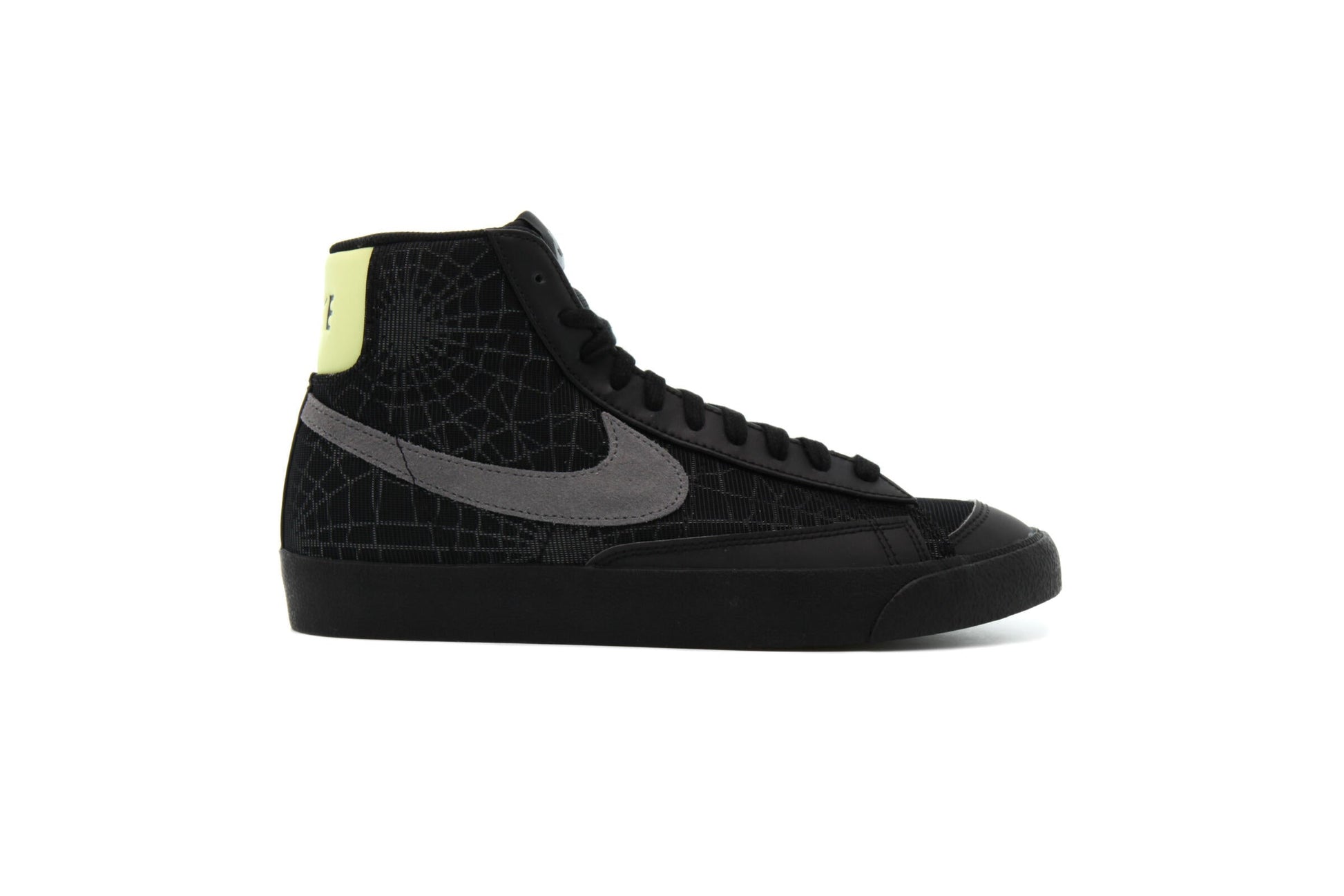 Exclusive Nike BLAZER MID '77 "SPIDER WEB" — 3.5 — Front View