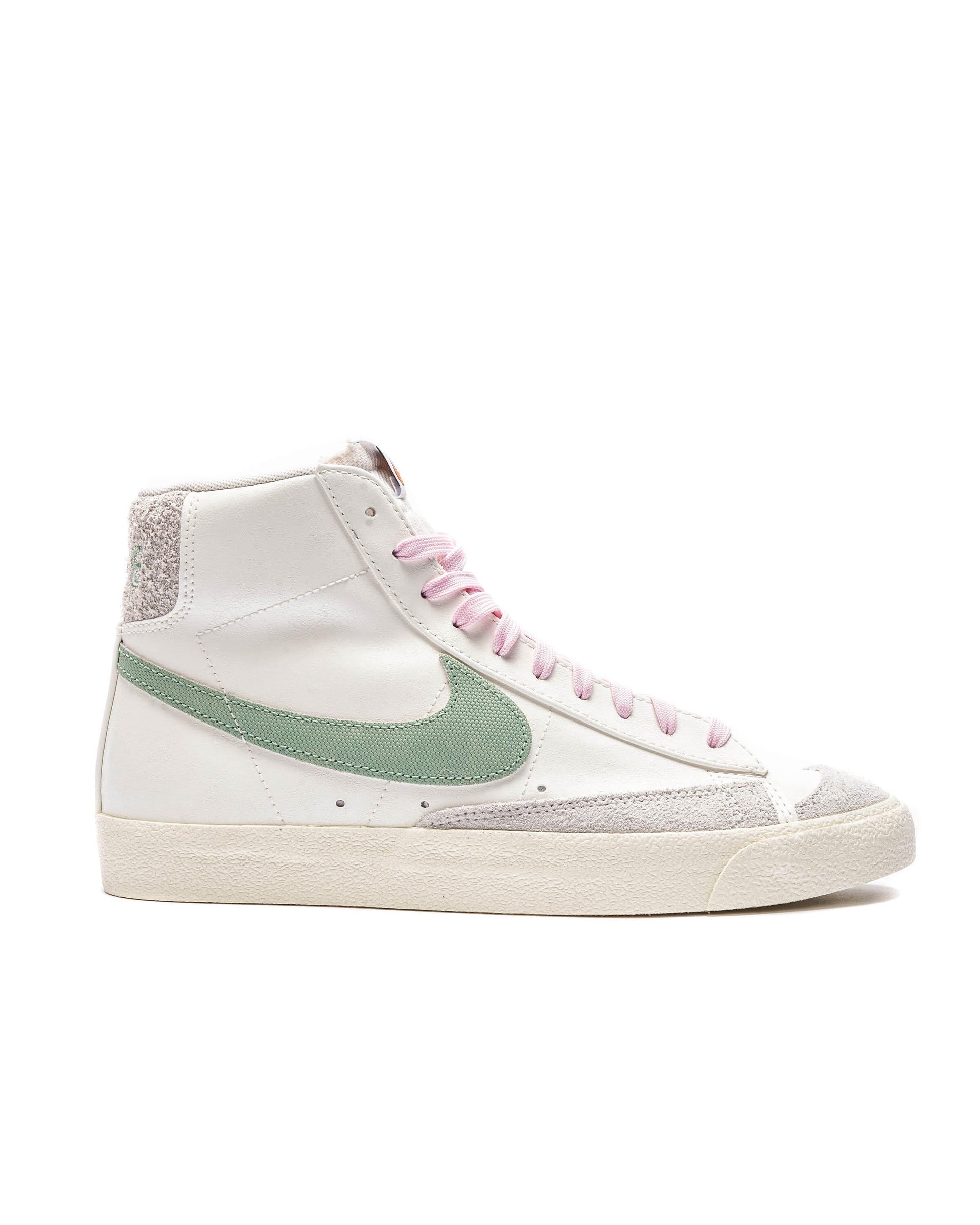 Exclusive Nike BLAZER MID '77 PRM — 3 — Front View
