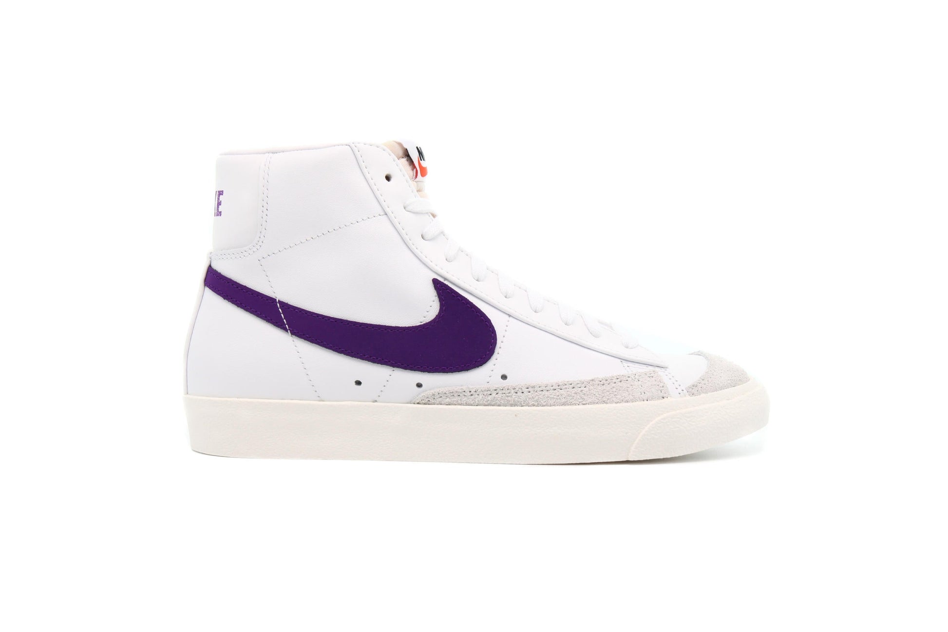 Exclusive Nike BLAZER MID '77 VNTG "WHITE" — 3.5 — Front View