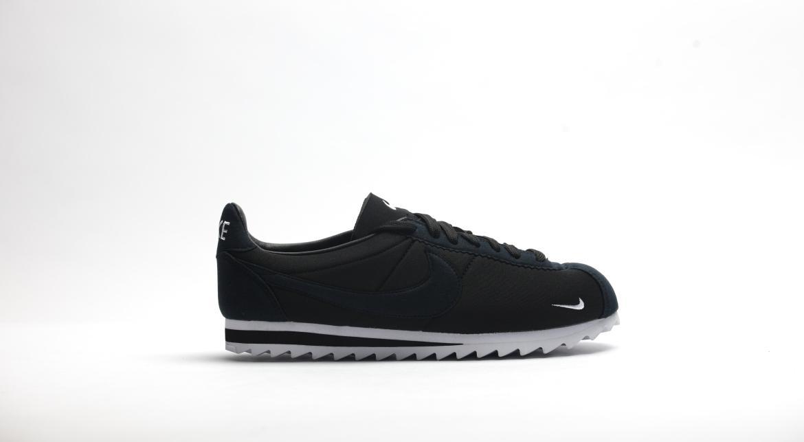 Exclusive Nike Classic Cortez Shark Low SP "Black" — 3.5 — Front View
