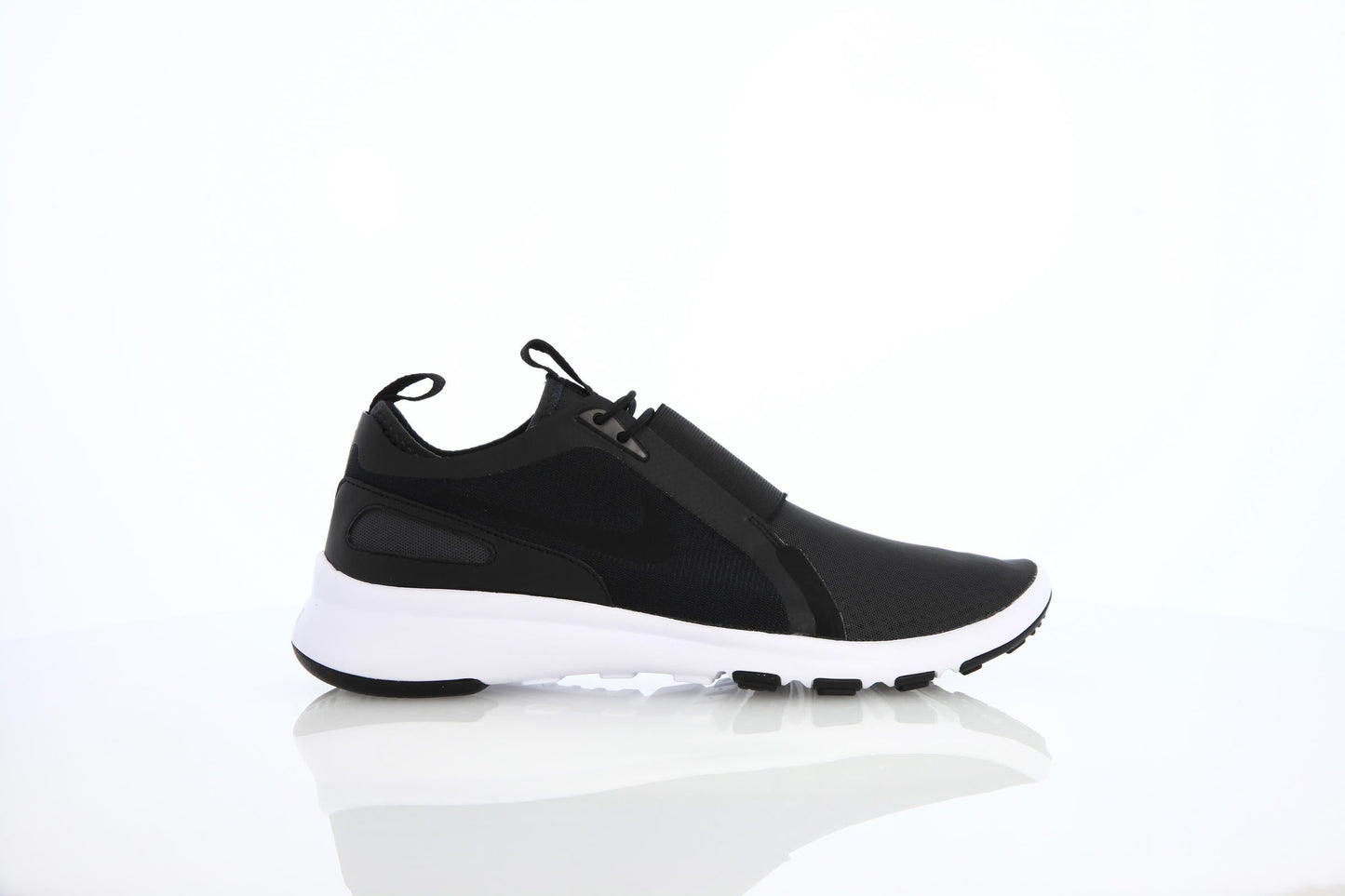 Exclusive Nike Current Slip On "Black" — 3.5 — Front View