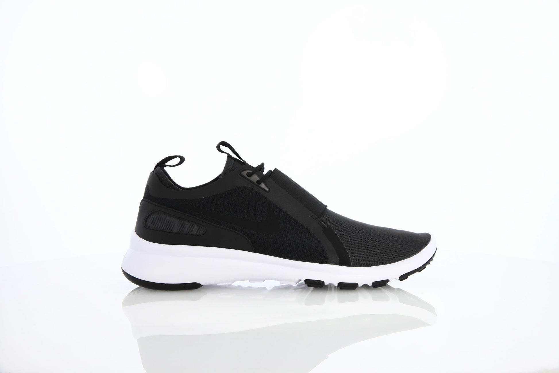 Exclusive Nike Current Slip On "Black" — 3.5 — Front View