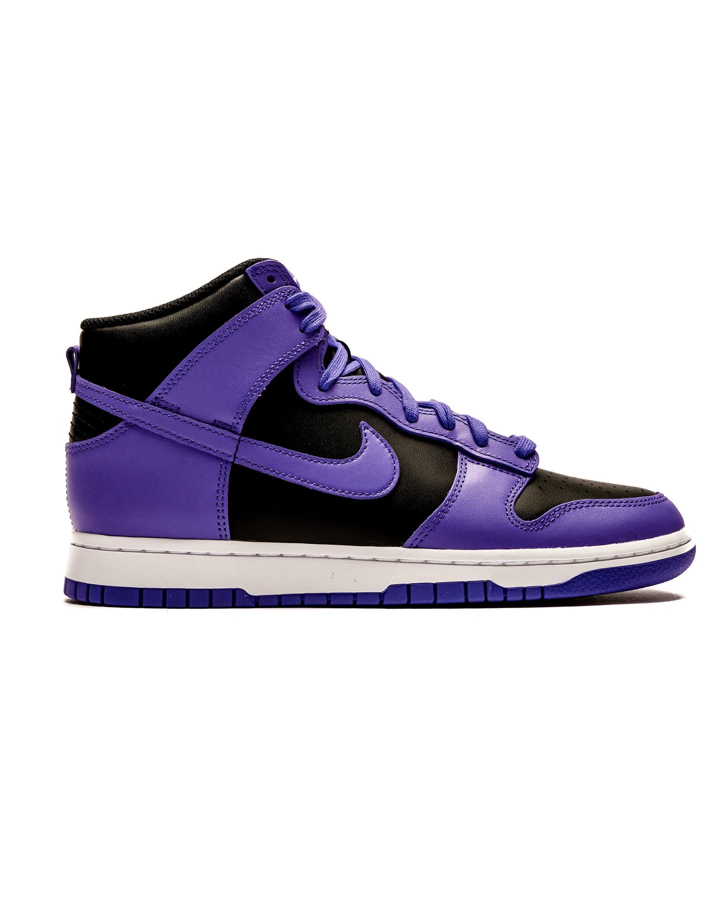 Exclusive Nike DUNK HI RETRO BTTYS — 3 — Front View