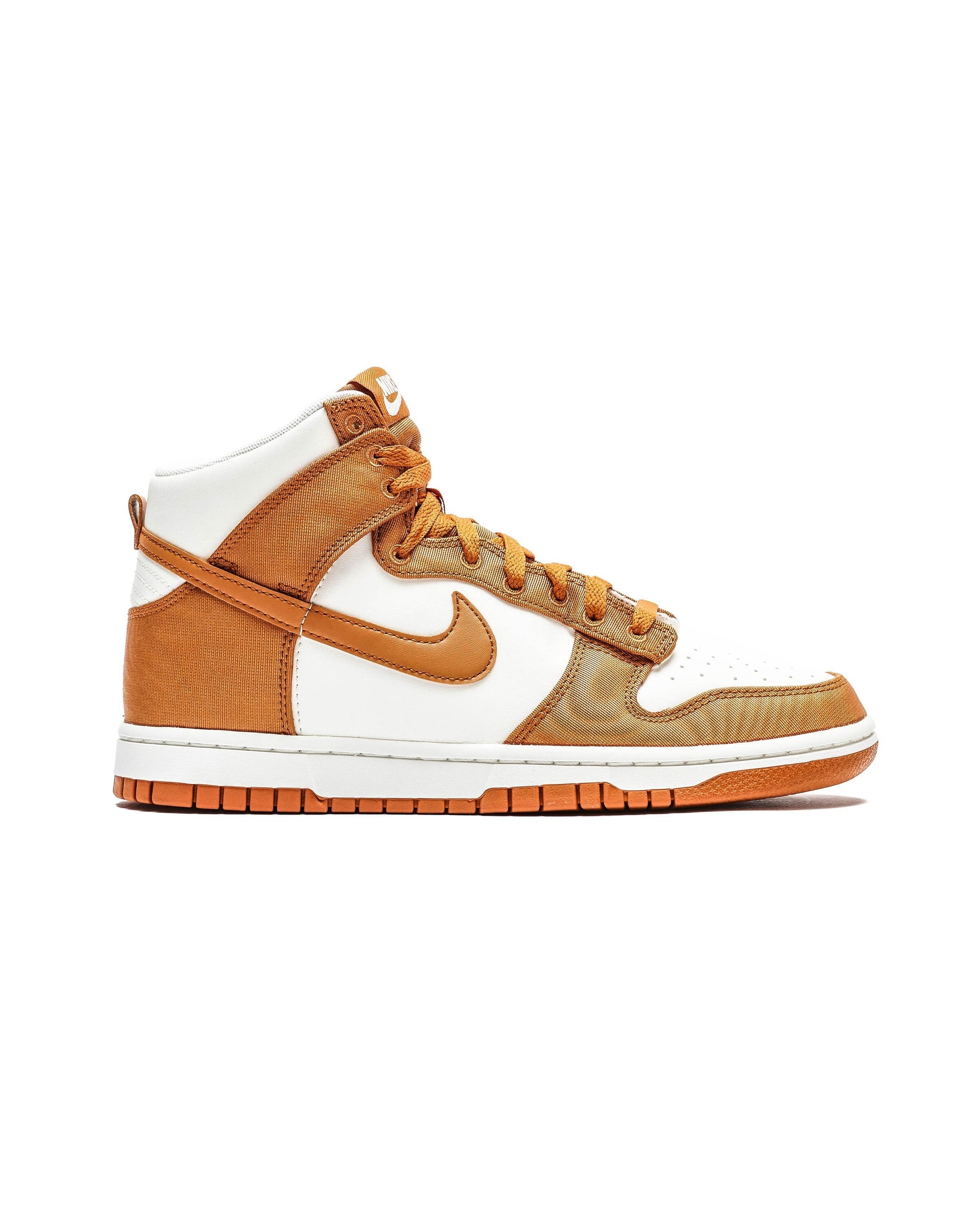 Exclusive Nike DUNK HI RETRO SE — 3 — Front View