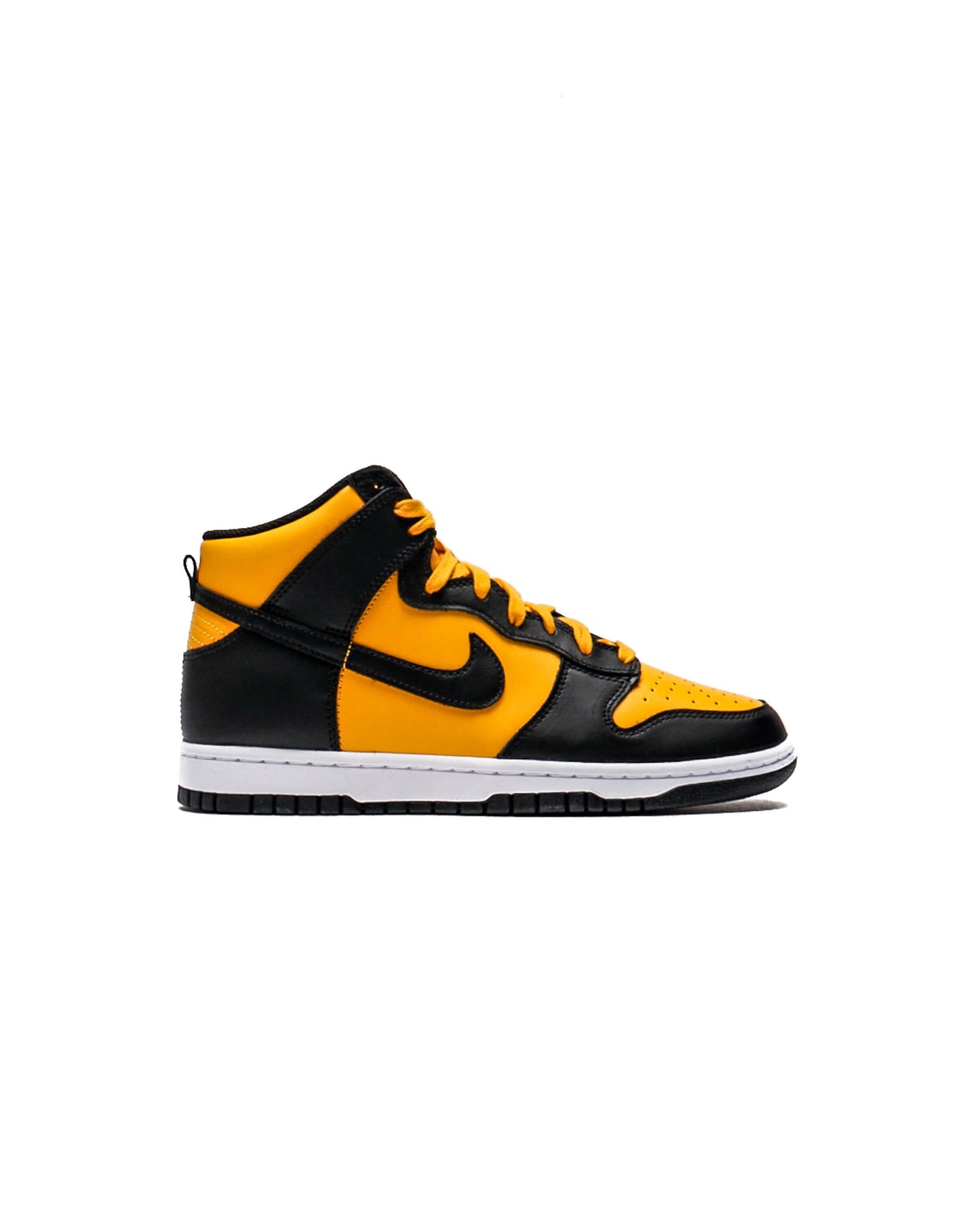 Exclusive Nike DUNK HIGH RETRO — 3 — Front View