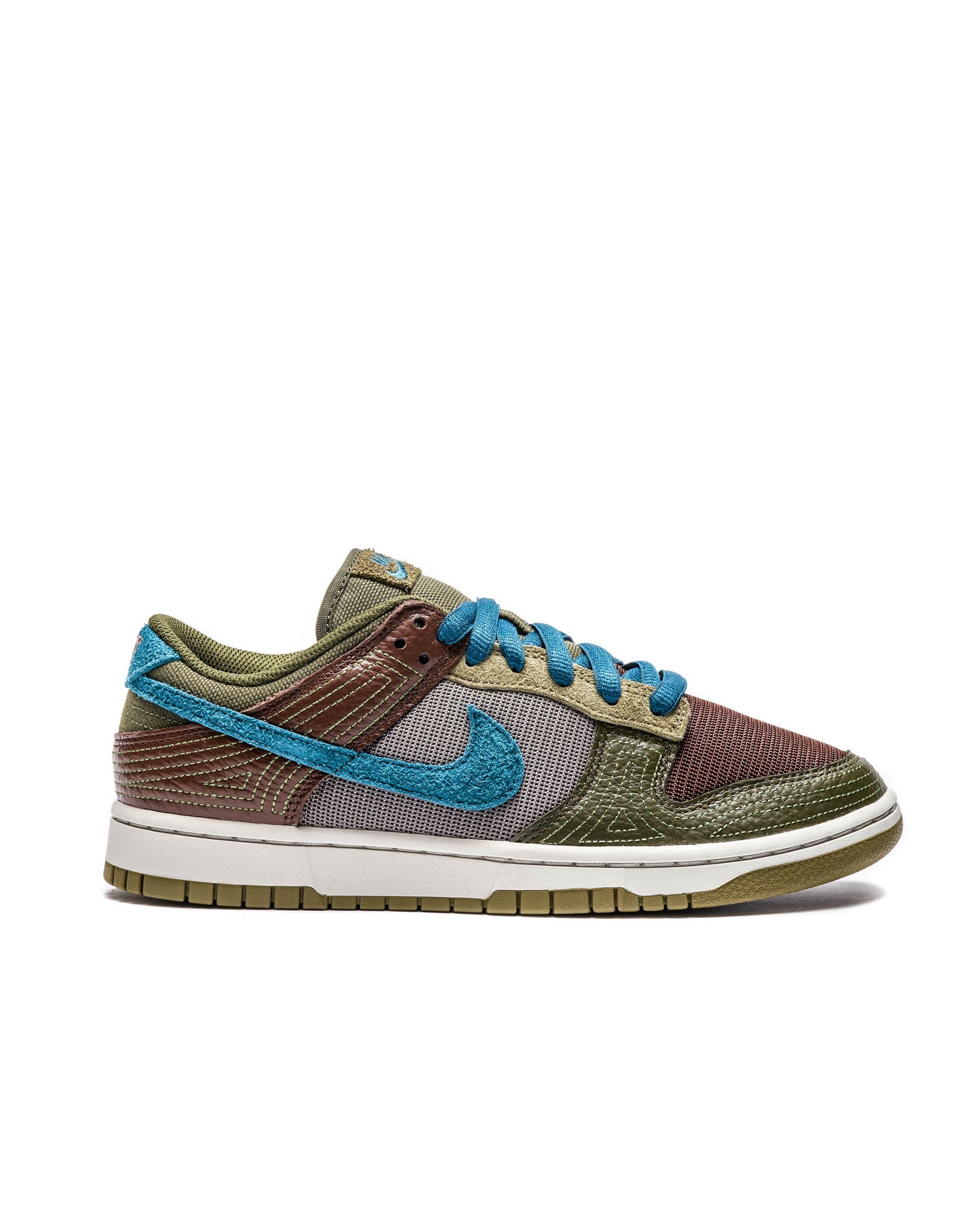 Exclusive Nike DUNK LOW NH — 3.5 — Front View