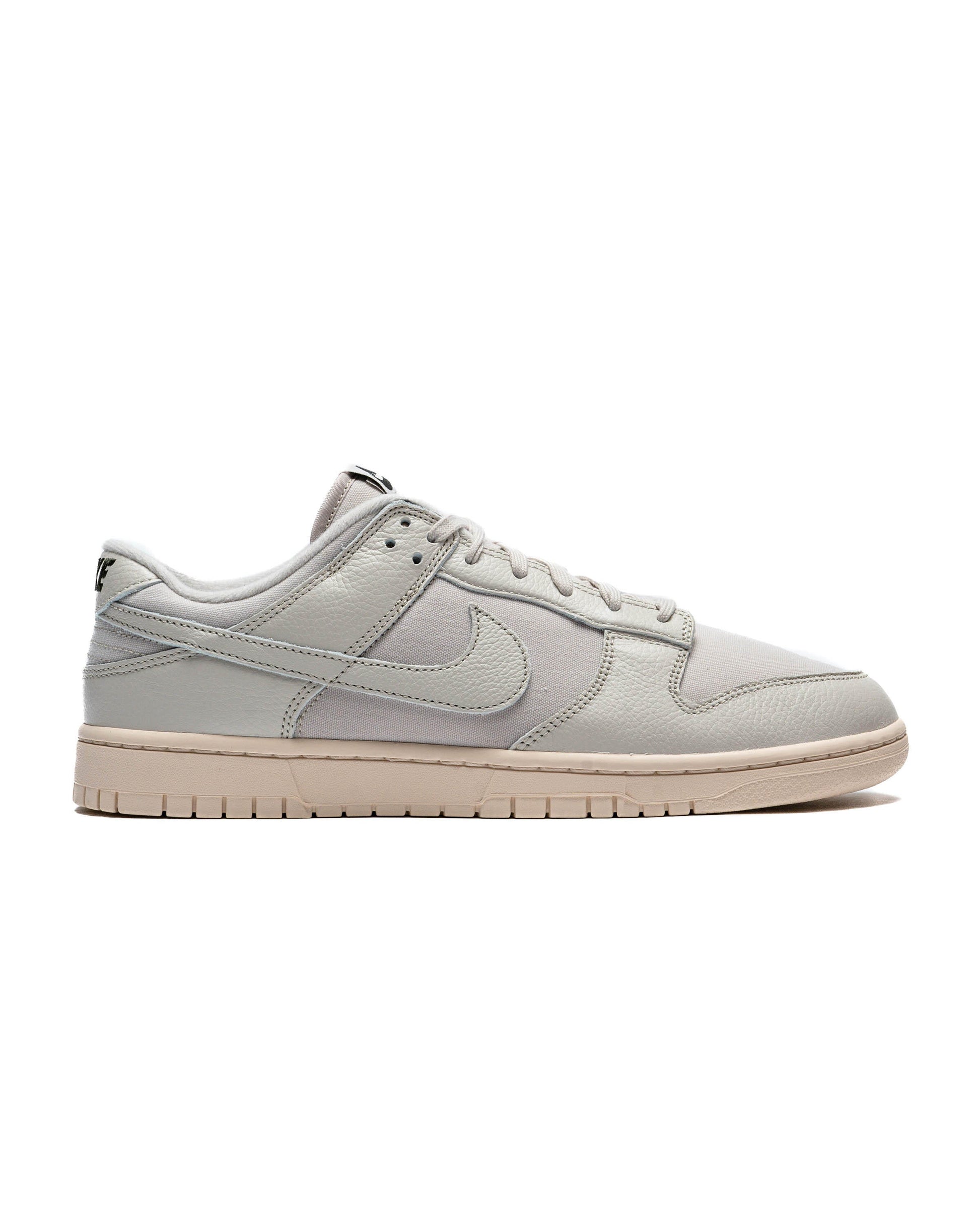 Exclusive Nike DUNK LOW RETRO PRM — 3 — Front View