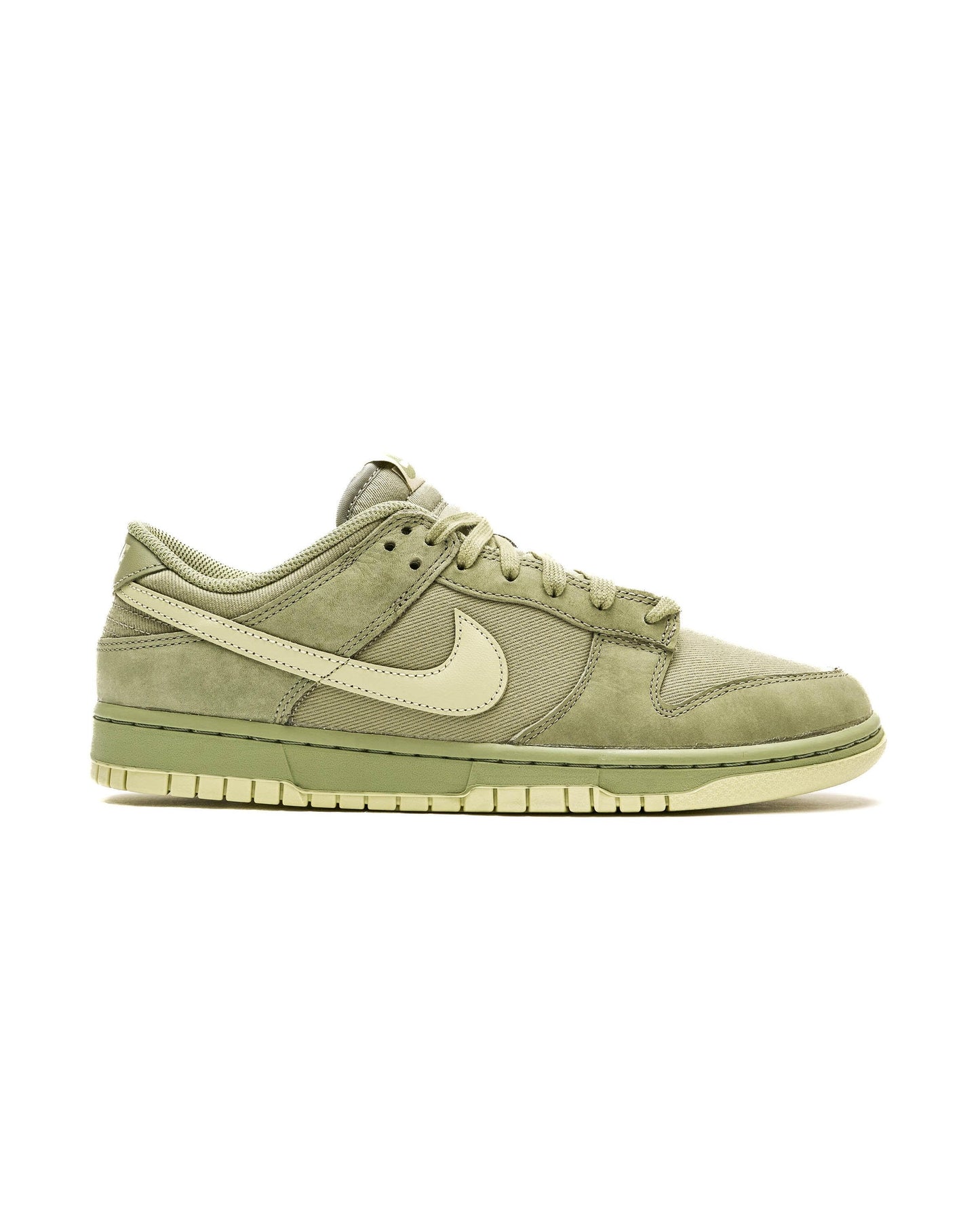 Exclusive NIKE DUNK LOW RETRO PRM — 3 — Front View