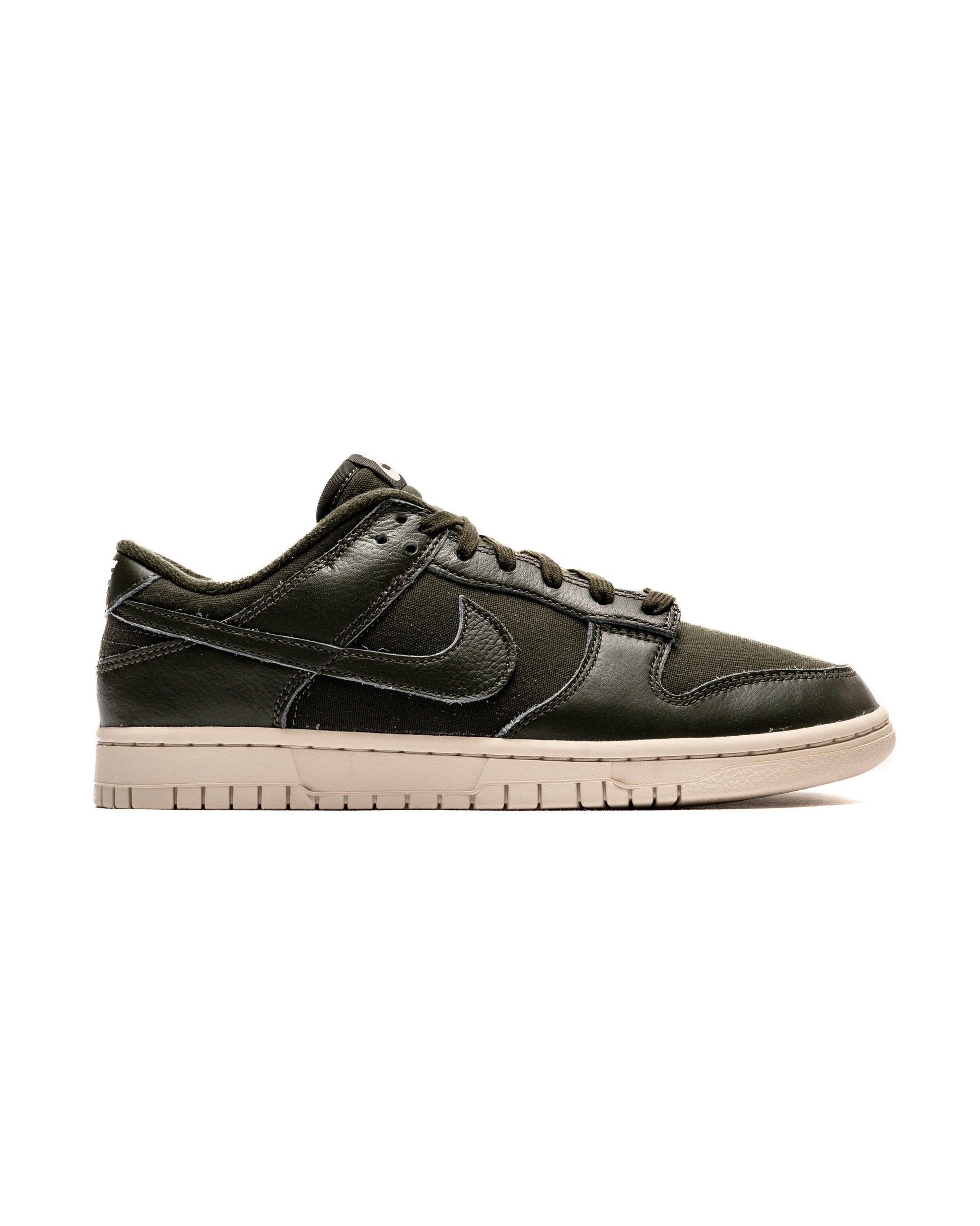 Exclusive Nike DUNK LOW RETRO PRM — 3 — Front View
