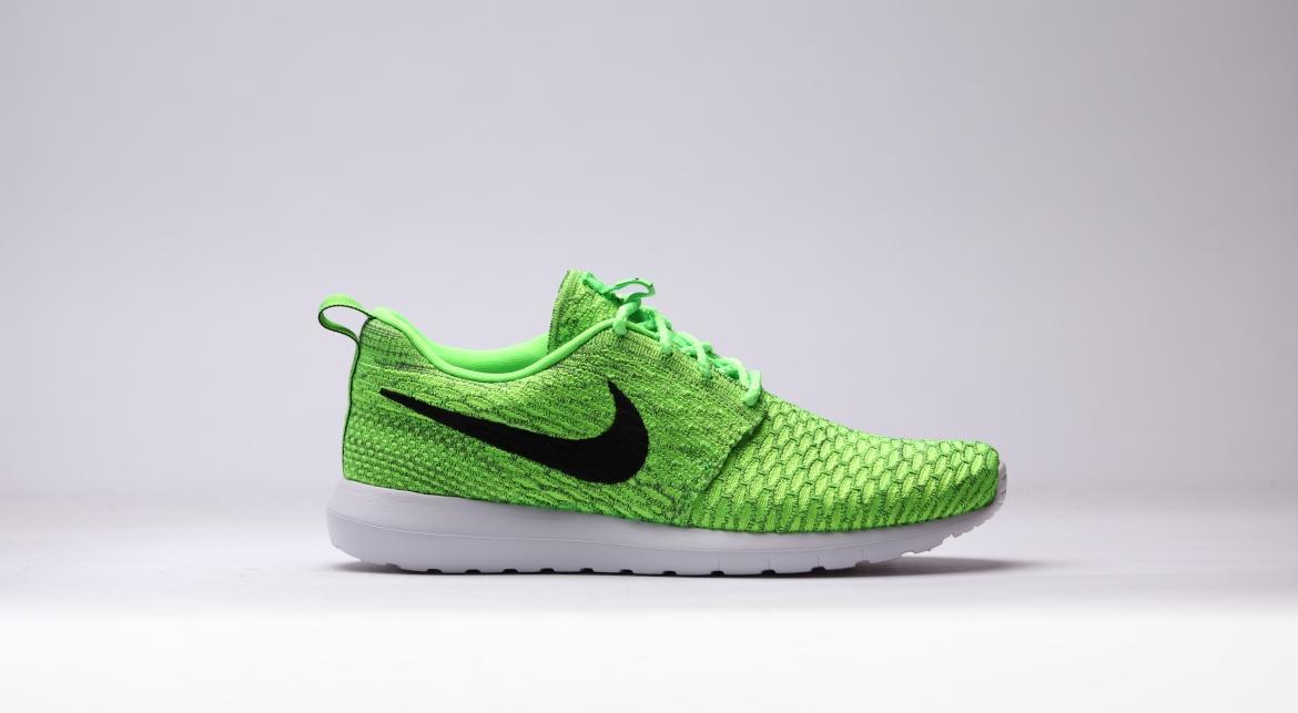 Exclusive Nike Flyknit Rosherun "Volt" — 3.5 — Front View