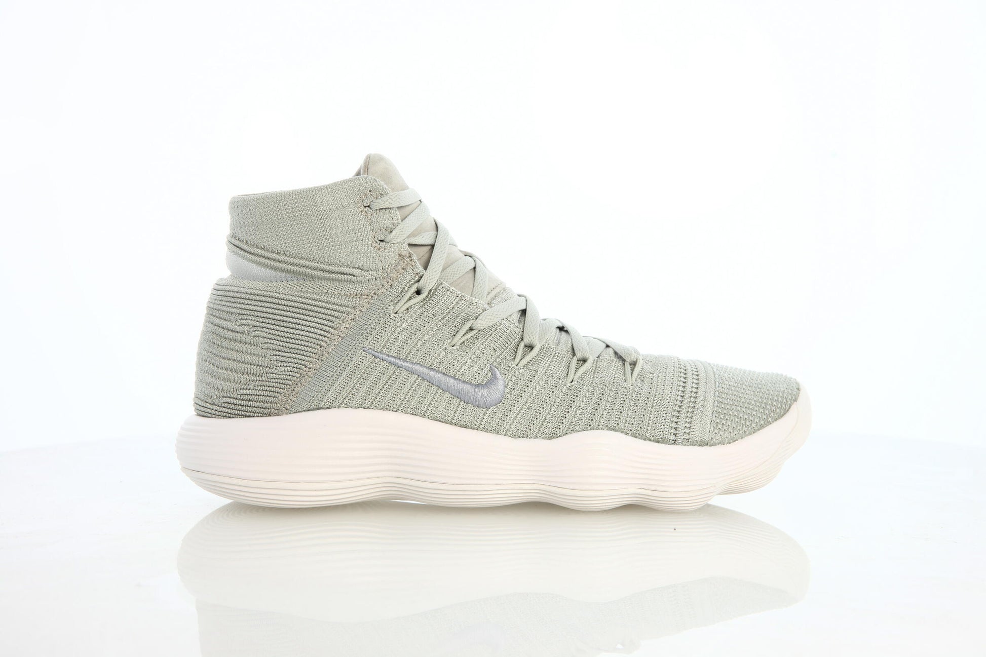 Exclusive Nike Hyperdunk 2017 Flyknit "Pale Grey" — 3.5 — Front View