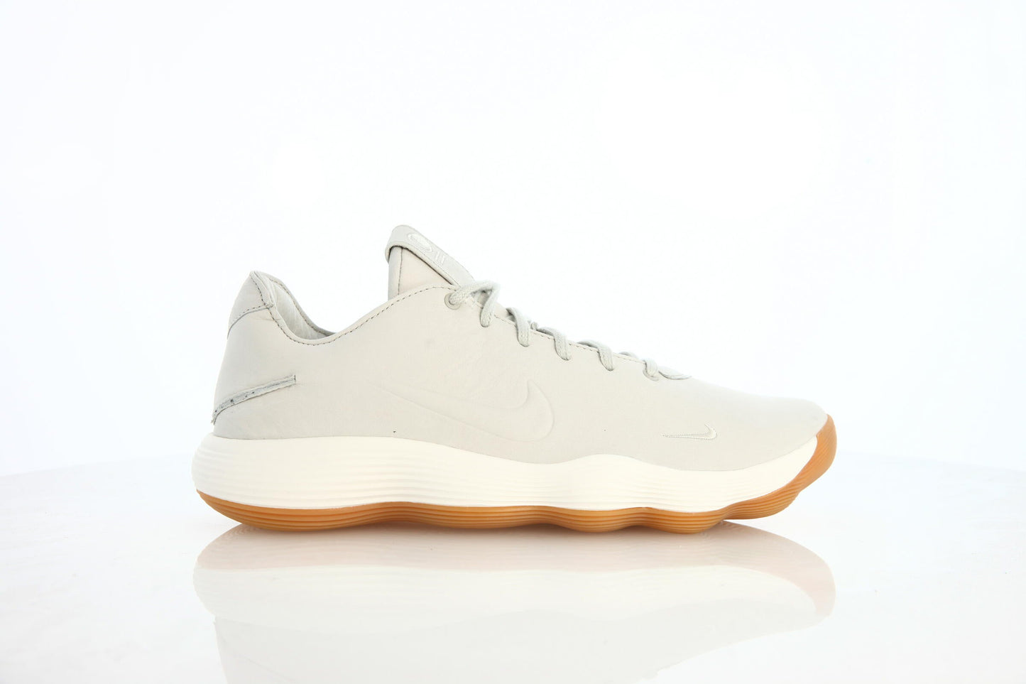 Exclusive Nike Hyperdunk 2017 Low LMTD — 3.5 — Front View