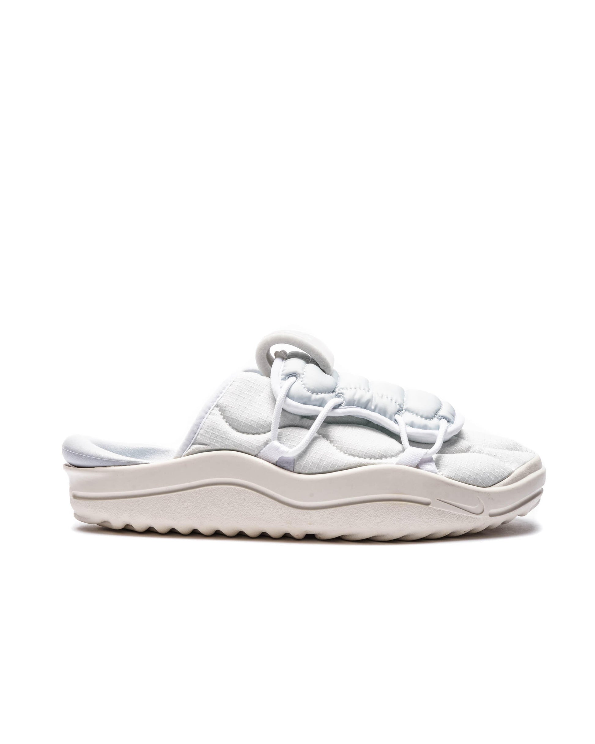 Exclusive Nike OFFLINE 3.0 — 3 — Front View