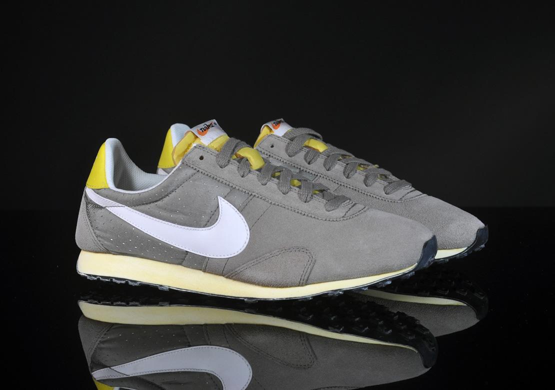 Exclusive Nike Pre Montreal Racer VNTG — 3.5 — Front View