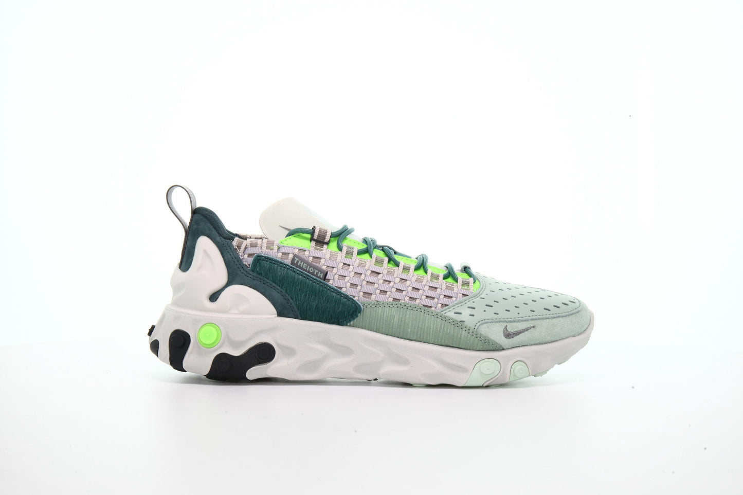 Exclusive Nike React Sertu "Gunsmoke" — 3.5 — Front View