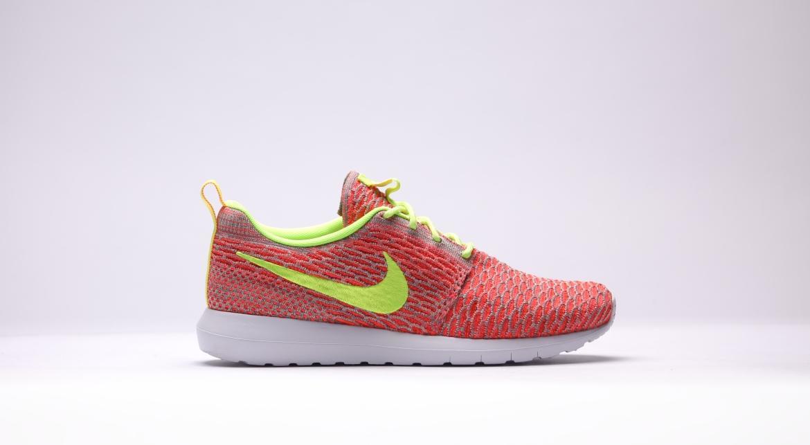 Exclusive Nike Roshe Nm Flyknit "hot Lava" — 3.5 — Front View