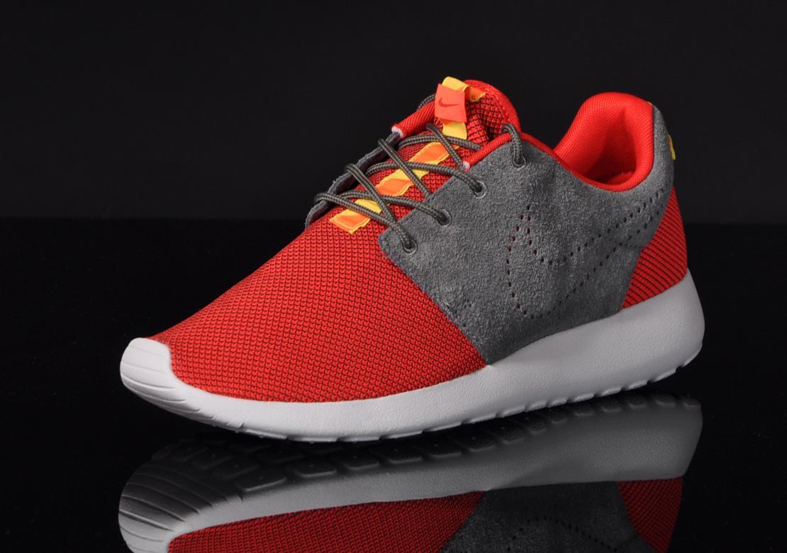 Exclusive Nike Roshe Run — 3.5 — Front View