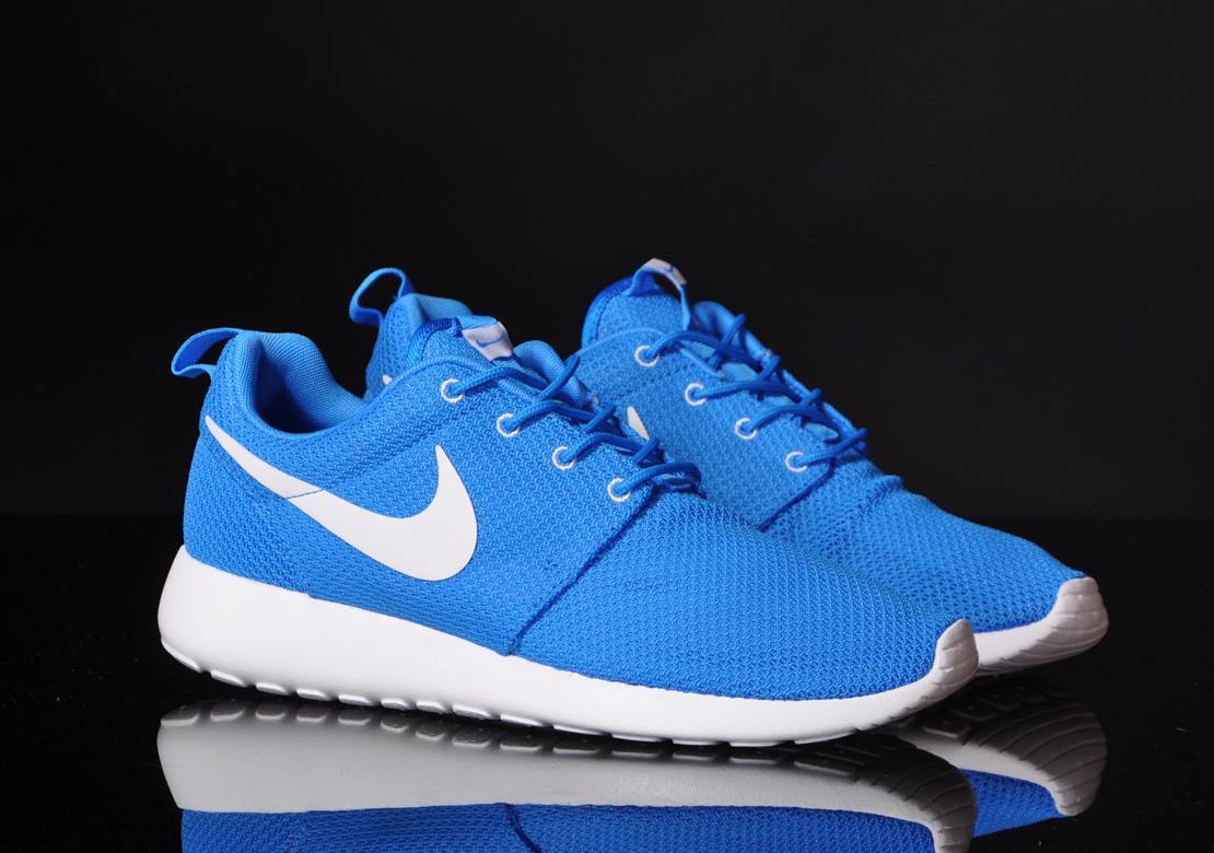 Exclusive Nike Roshe Run — 3.5 — Front View