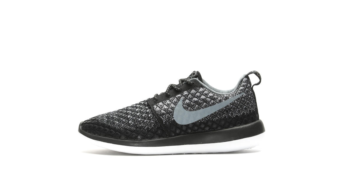 Exclusive Nike Roshe Two Flyknit 365 "Wolf Grey" — 3.5 — Front View
