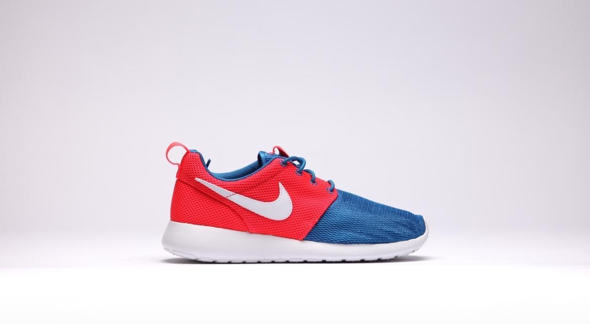 Exclusive Nike Rosherun (GS) — 3.5Y — Front View